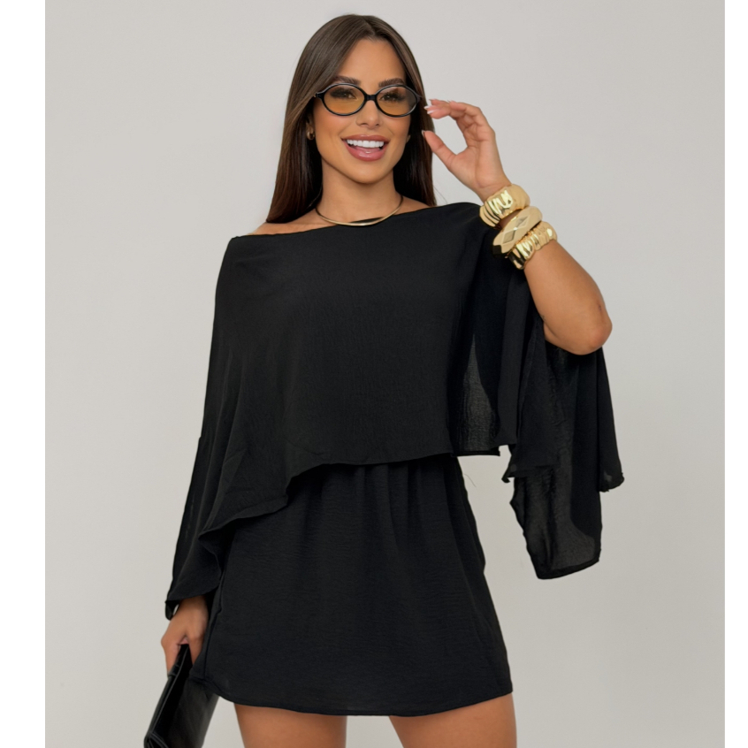 Macaquinho Feminino com Mangas Flare e Decote nas Costas